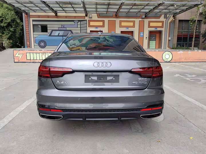 Фото 8 - Audi A4L