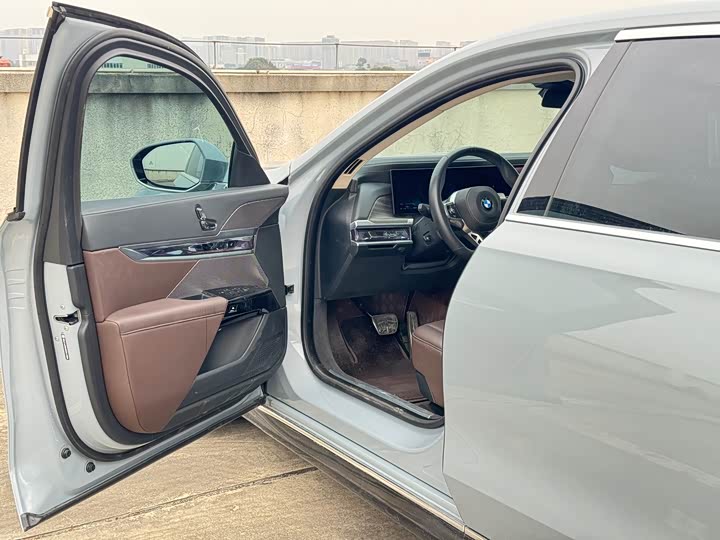 Фото 7 - BMW 7 Series