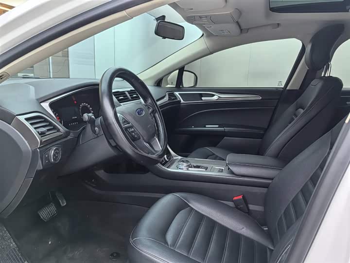 Фото 8 - Ford Mondeo