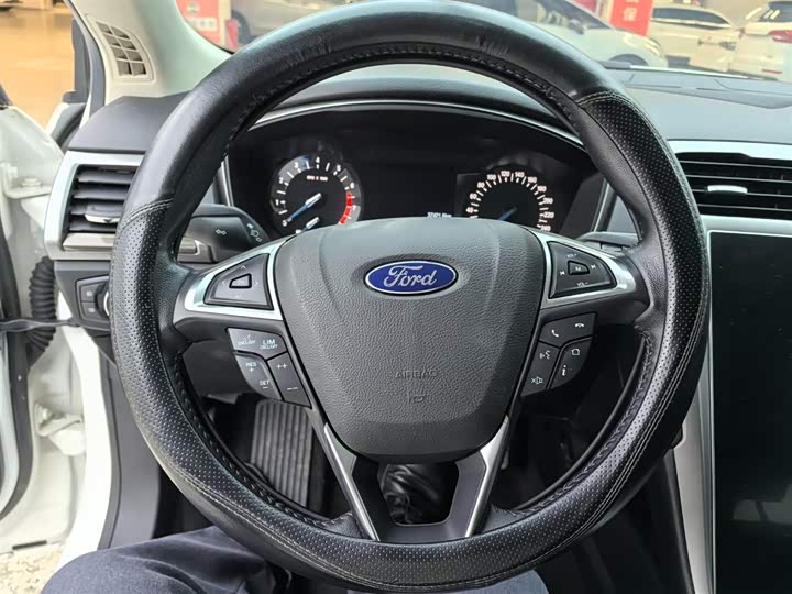 Фото 9 - Ford Mondeo