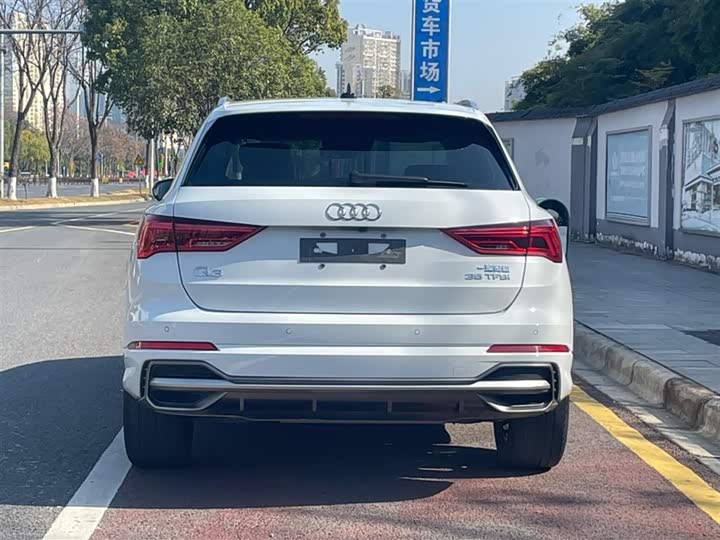 Фото 6 - Audi Q3