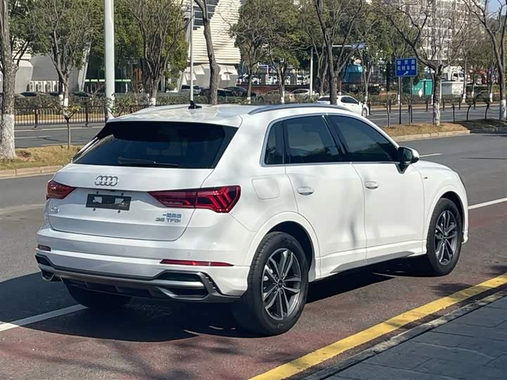 Фото 7 - Audi Q3