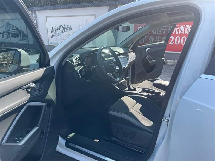 Фото 9 - Audi Q3