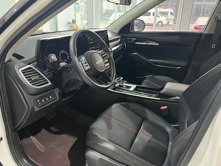 Фото 6 - Kia KX3