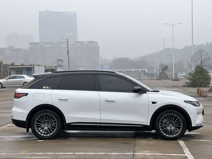 Фото 8 - Leapmotor C11