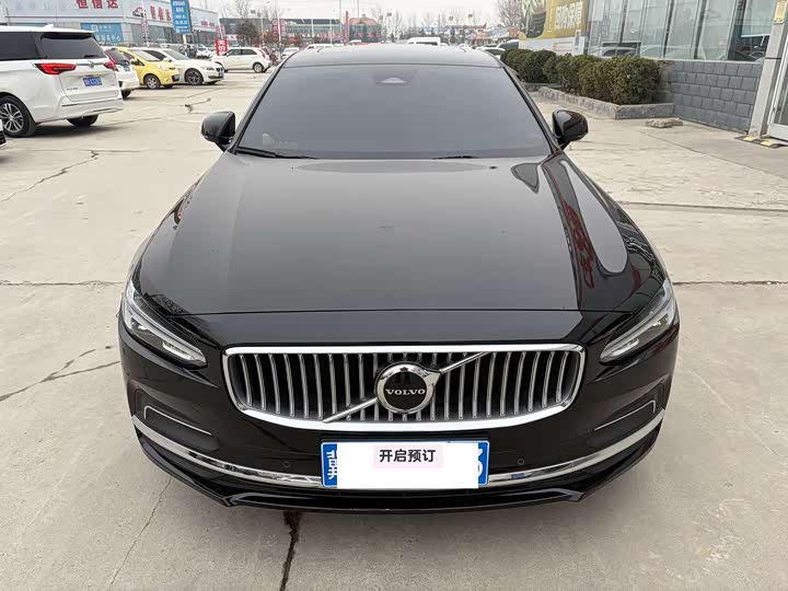 Фото 1 - Volvo S90