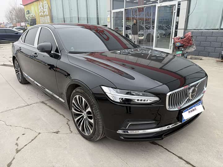 Фото 3 - Volvo S90