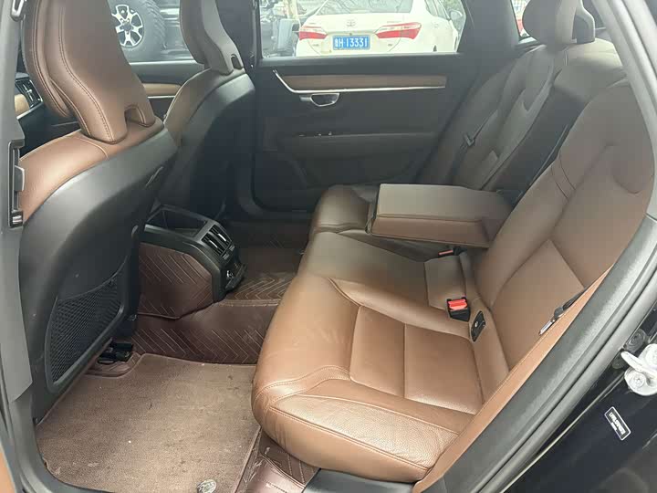 Фото 5 - Volvo S90