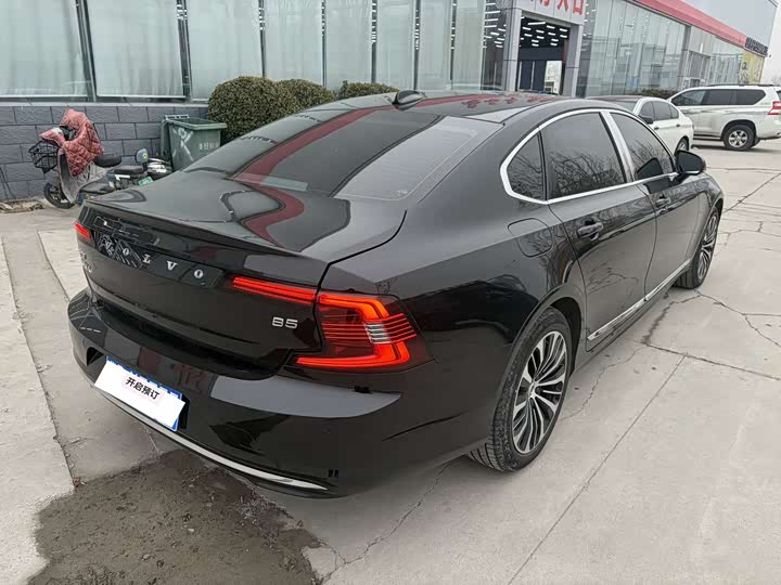 Фото 7 - Volvo S90