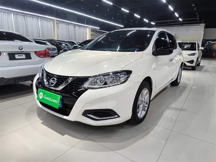 Фото 1 - Nissan Tiida