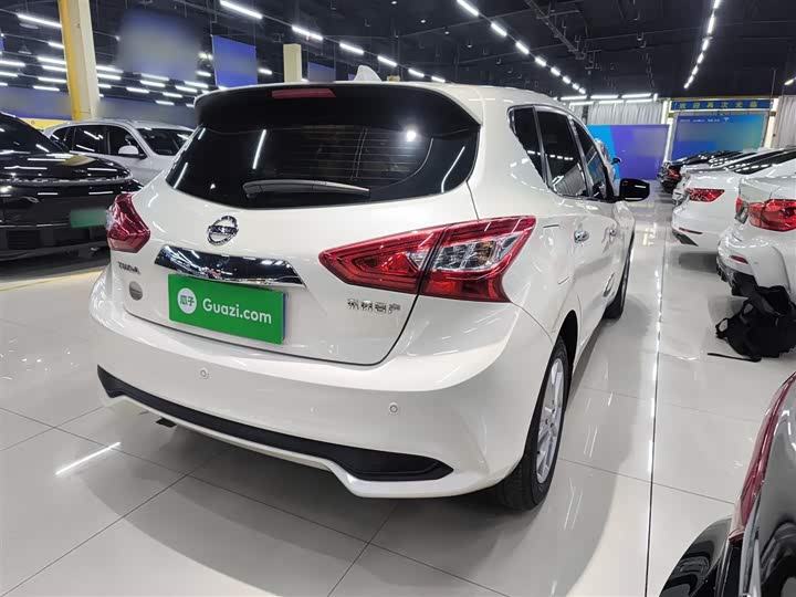 Фото 7 - Nissan Tiida