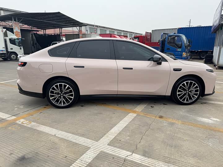 Фото 7 - Leapmotor B01