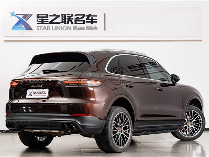 Фото 7 - Porsche Cayenne