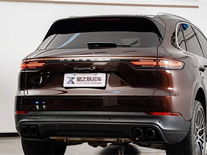 Фото 8 - Porsche Cayenne