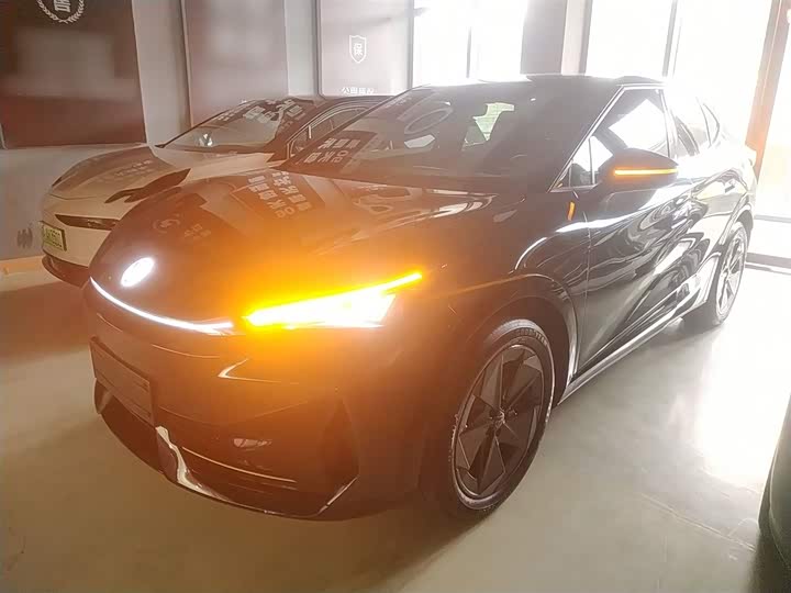 Фото 2 - Volkswagen ID.Unyx