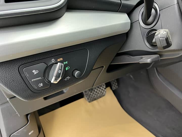 Фото 6 - Audi Q5L