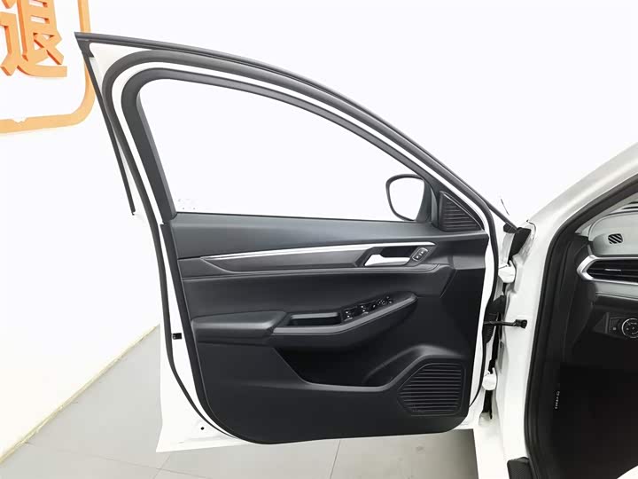 Фото 8 - Ford Escort