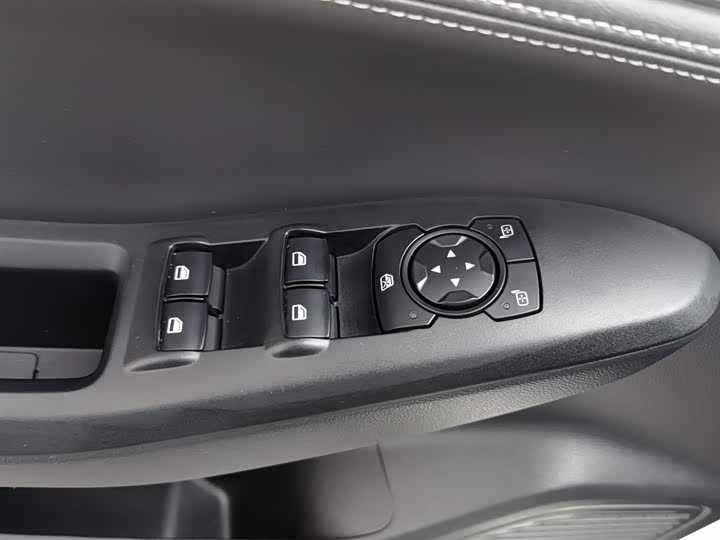 Фото 9 - Ford Escort