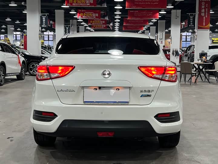 Фото 4 - Nissan Lannia