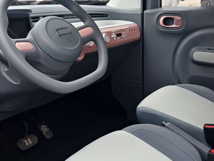 Фото 5 - Bestune Pony