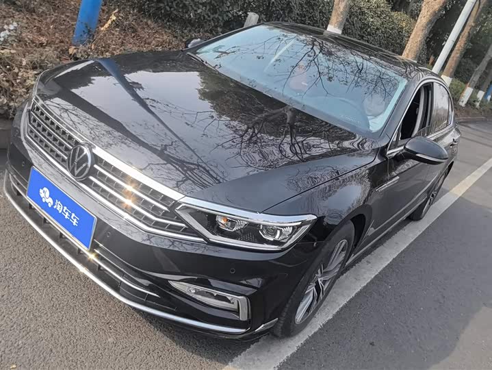 Фото 1 - Volkswagen Magotan