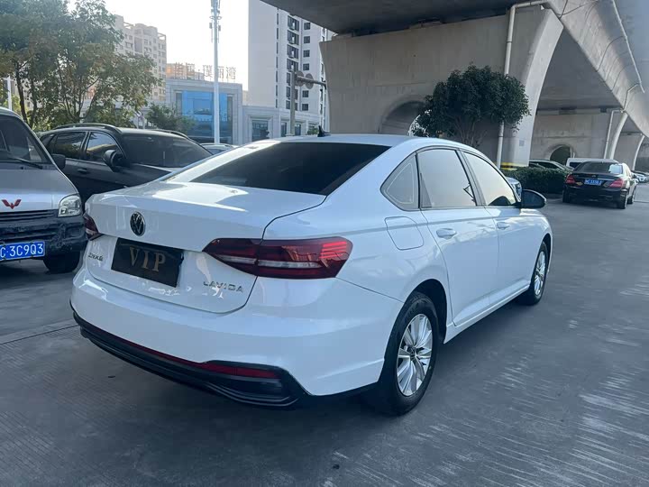 Фото 9 - Volkswagen Lavida