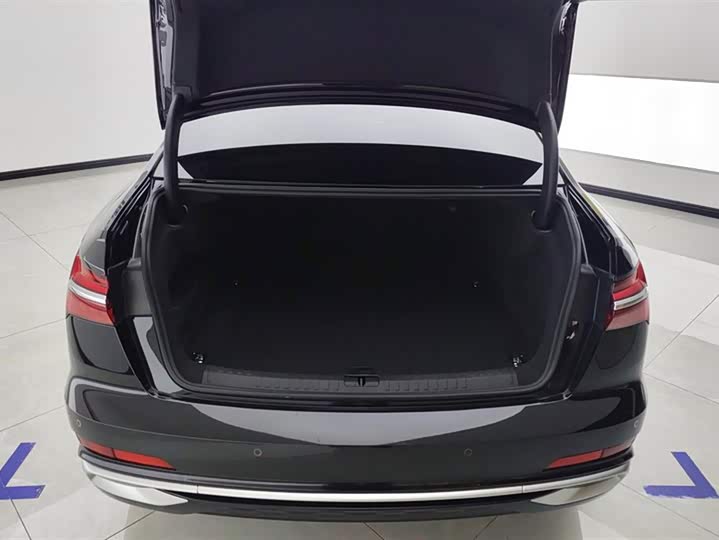 Фото 4 - Audi A6L