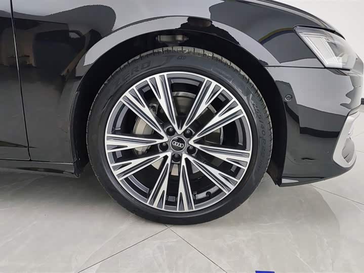 Фото 6 - Audi A6L