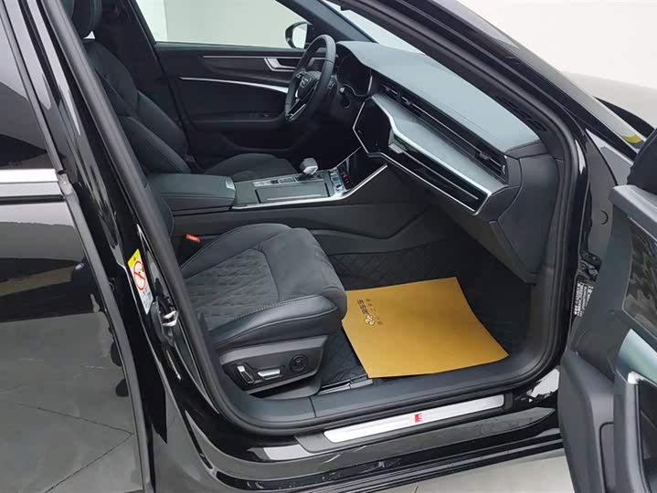 Фото 8 - Audi A6L