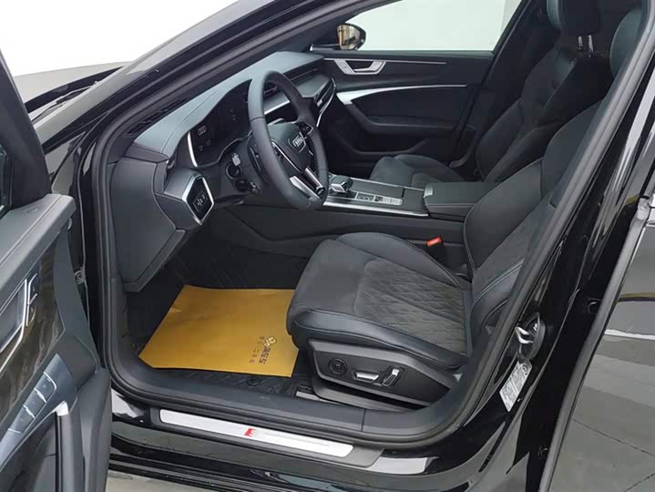 Фото 9 - Audi A6L