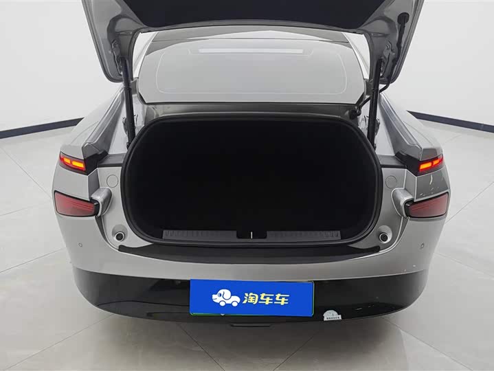 Фото 4 - XPeng P7