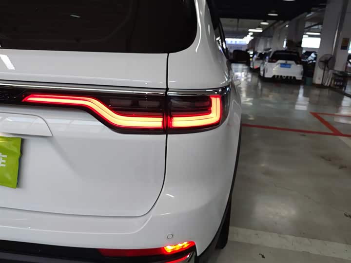 Фото 8 - Jeep Grand Commander