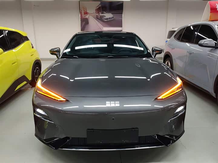 Фото 3 - Geely Galaxy E8