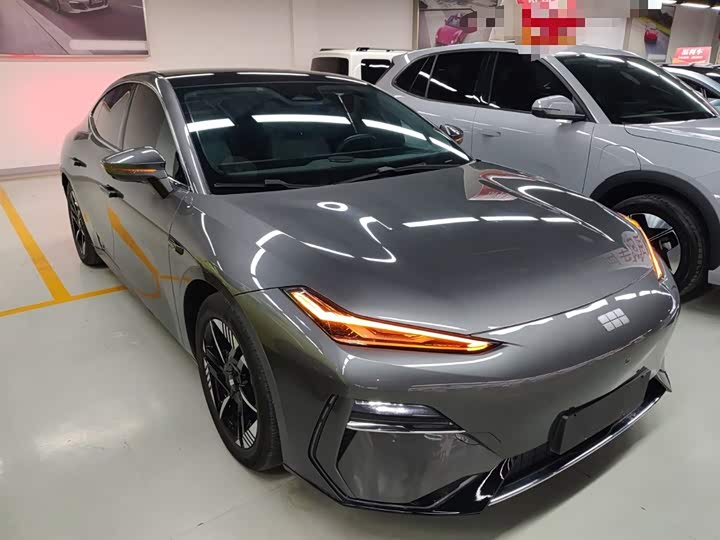 Фото 4 - Geely Galaxy E8