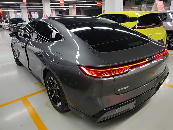 Фото 5 - Geely Galaxy E8