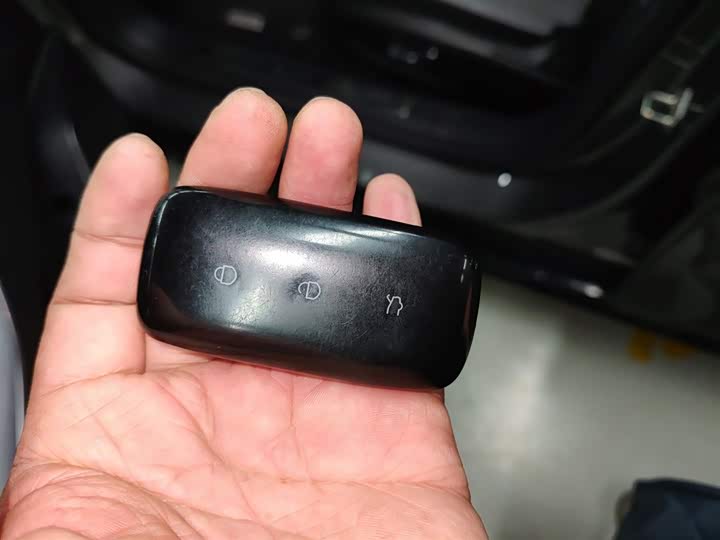 Фото 9 - Geely Galaxy E8