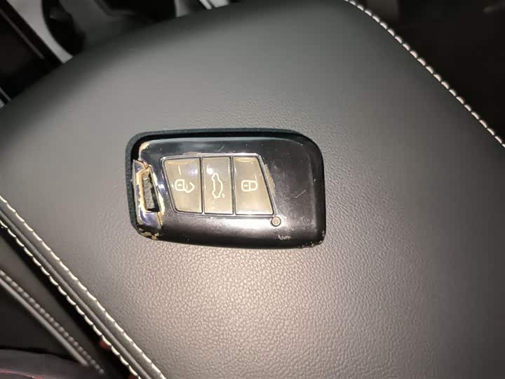 Фото 9 - Volkswagen Passat