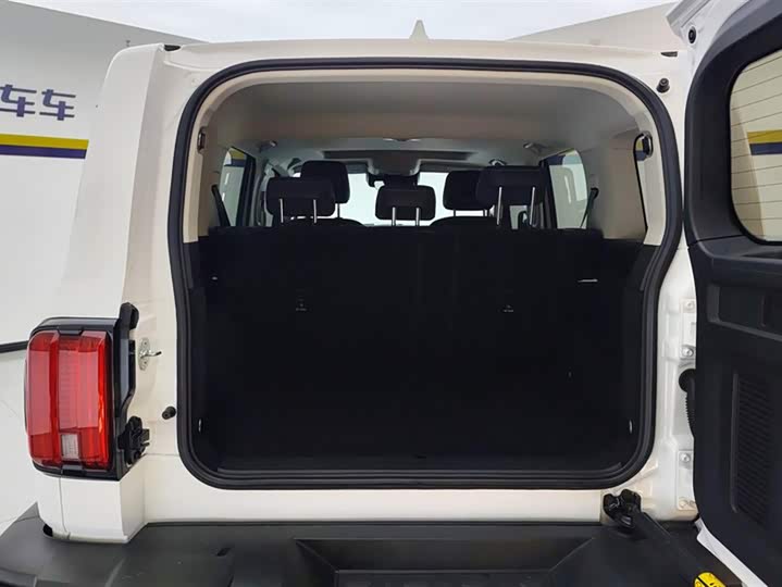 Фото 4 - Tank 300