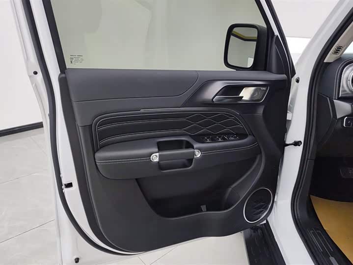 Фото 7 - Tank 300