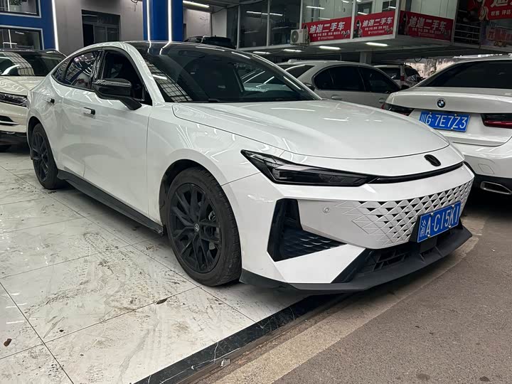 Фото 3 - Changan UNI-V