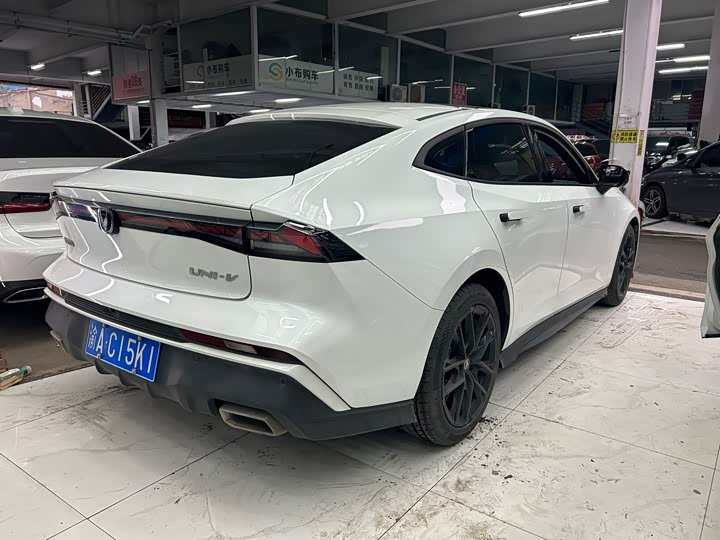 Фото 5 - Changan UNI-V