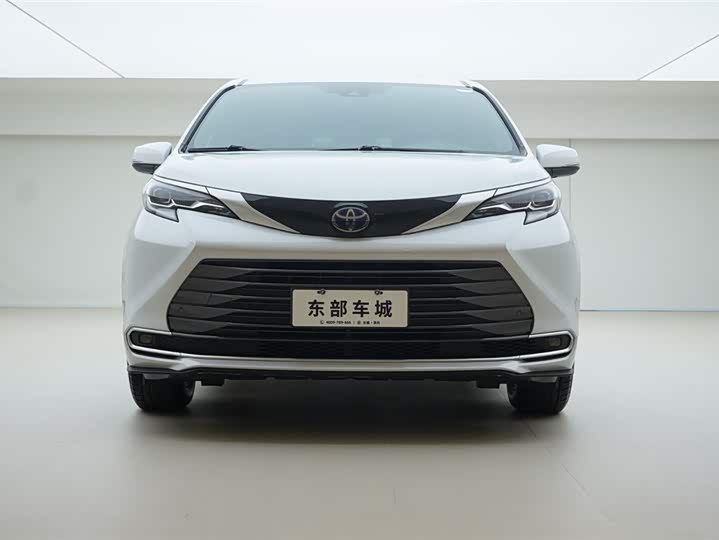 Фото 2 - Toyota Sienna