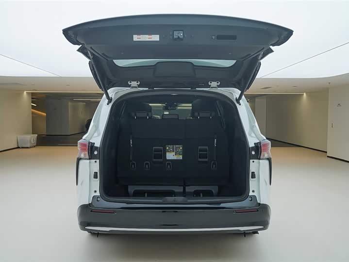 Фото 6 - Toyota Sienna