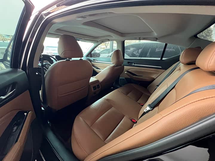 Фото 7 - Nissan Teana