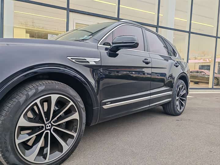 Фото 9 - Bentley Bentayga