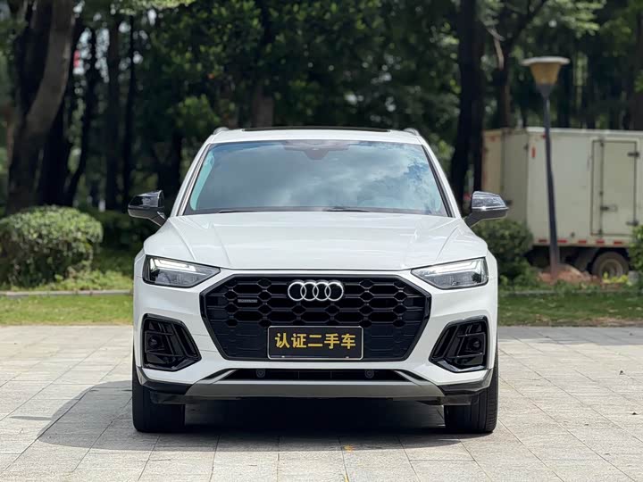 Фото 2 - Audi Q5L