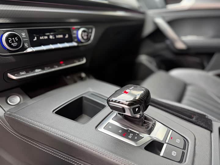 Фото 6 - Audi Q5L