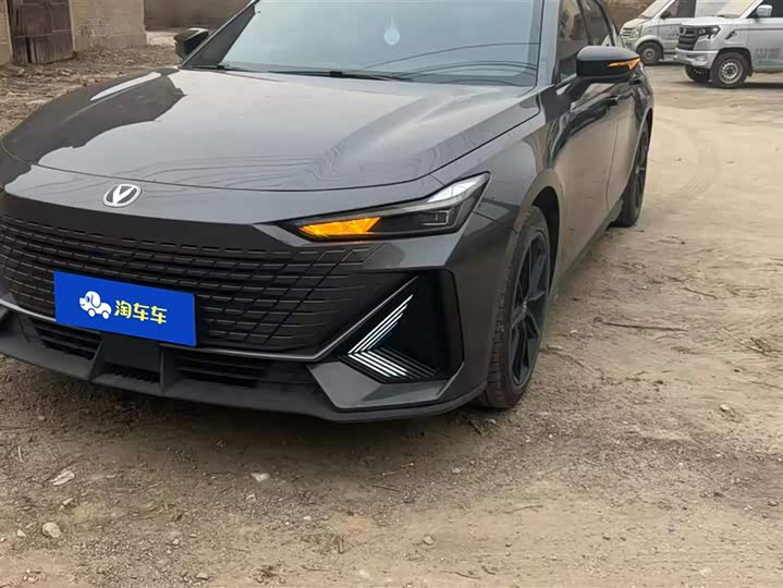 Фото 2 - Changan UNI-V