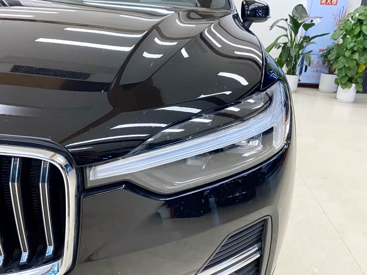 Фото 4 - Volvo XC60