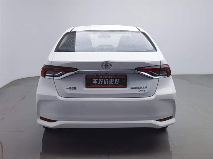 Фото 4 - Toyota Corolla